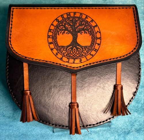 mac1.webp The MacLeod – Oversized Leather Day Sporran