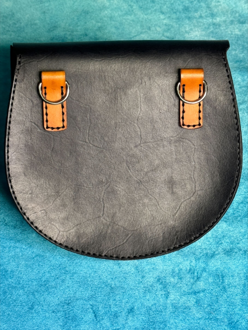 mac2.webp The MacLeod – Oversized Leather Day Sporran